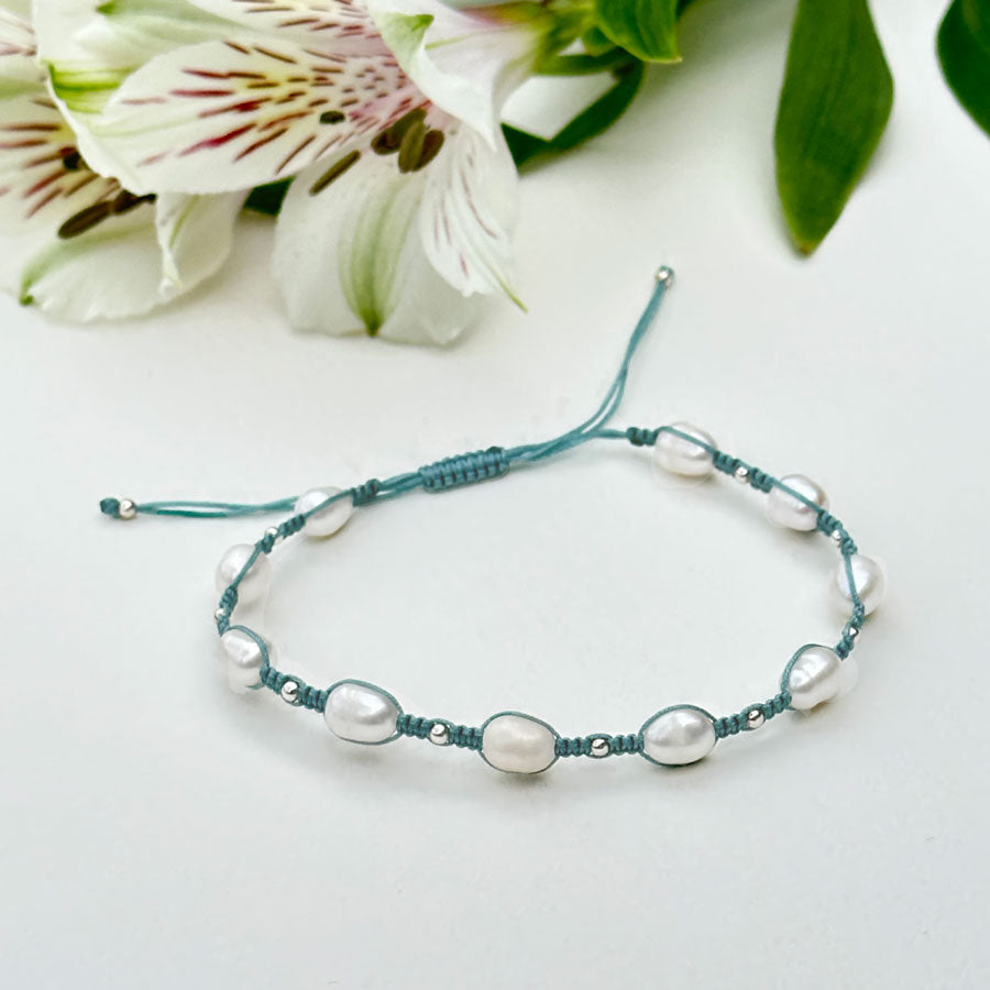 ADJUSTABLE PEARL BRACELET- TURQUOISE