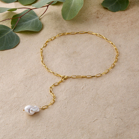 POWERFUL IN PEARL NECKLACE