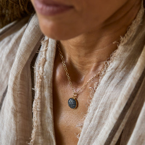 MIDNIGHT SUN NECKLACE