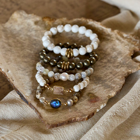 GOLDEN STILLNESS BRACELET